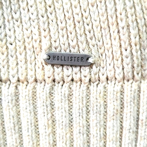 Hollister Sweater - Picture 3 of 4